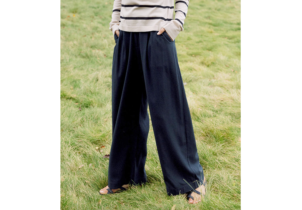 navy blue relaxed silk pants from Jenni Kayne